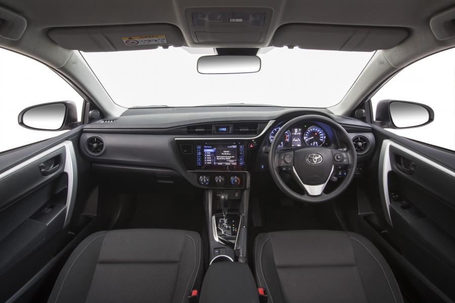 Торпедо Toyota Corolla Sedan Ascent 2017 года  (AU) (фото 6 из 7)